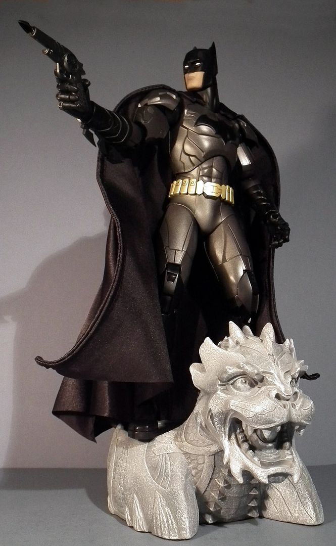 jim lee batman statue